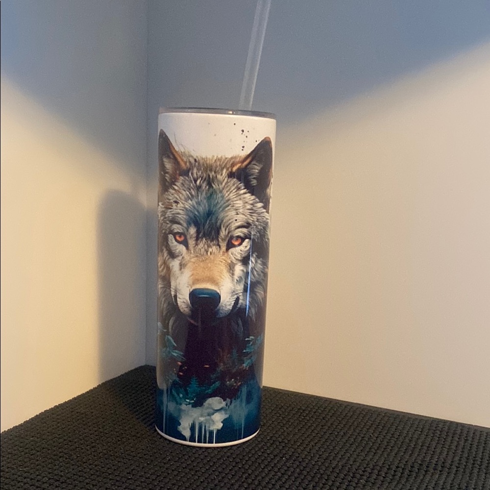 Wolf Design Tumbler with Straw